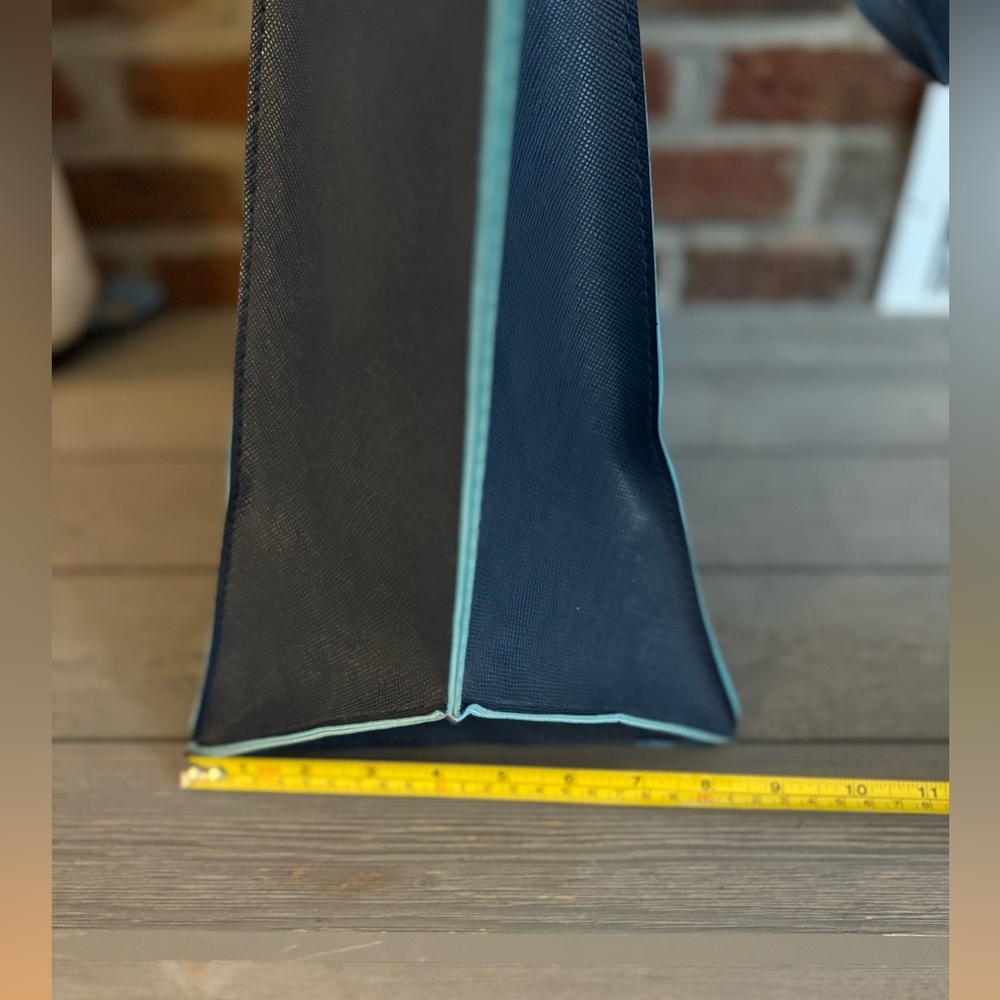 Vince Camuto Tote Bag XL - Picture 12 of 12